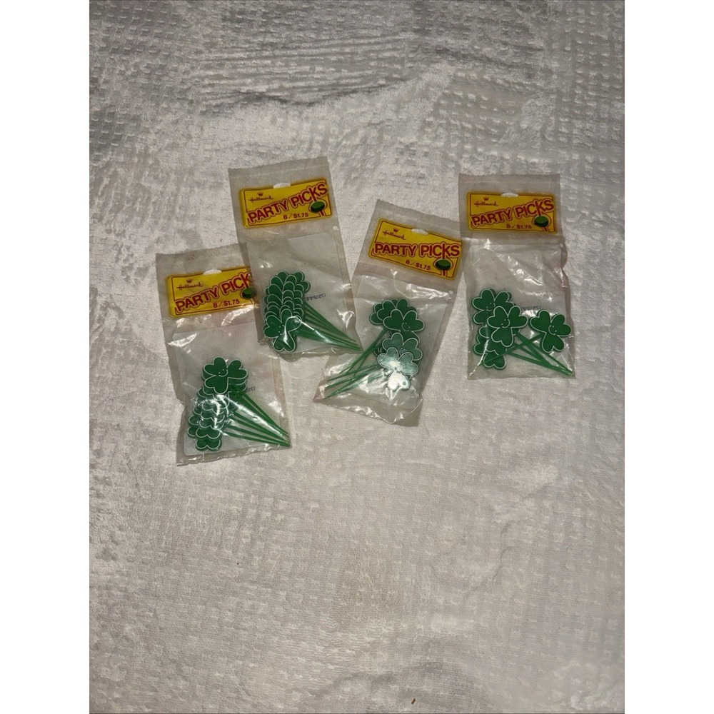 Vintage Hallmark St. Patrick's Day Smiling Clover Plastic Party Picks  Lot Of 4